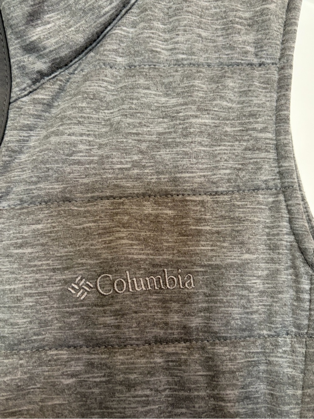 Columbia Gray Quilted Sleeveless Vest with Dark Side Panels - Picture 4 of 9